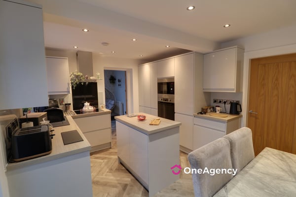 Shemilt Crescent, Bradeley, Stoke-on-Trent, Staffordshire ST6 7PL