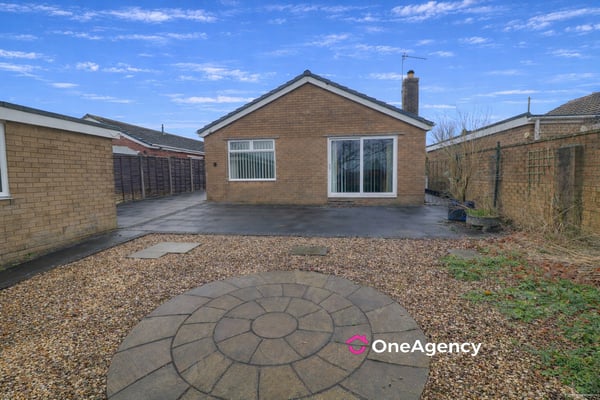 Kingsclere Grove, Sneyd Green, Stoke-on-Trent, Staffordshire ST1 6HQ