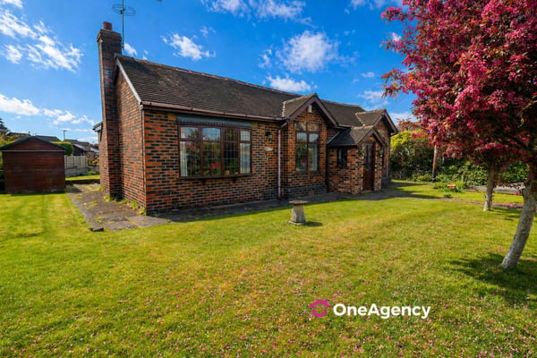 Ox Hey Drive, Biddulph, Stoke-on-Trent, Staffordshire ST8 7EX