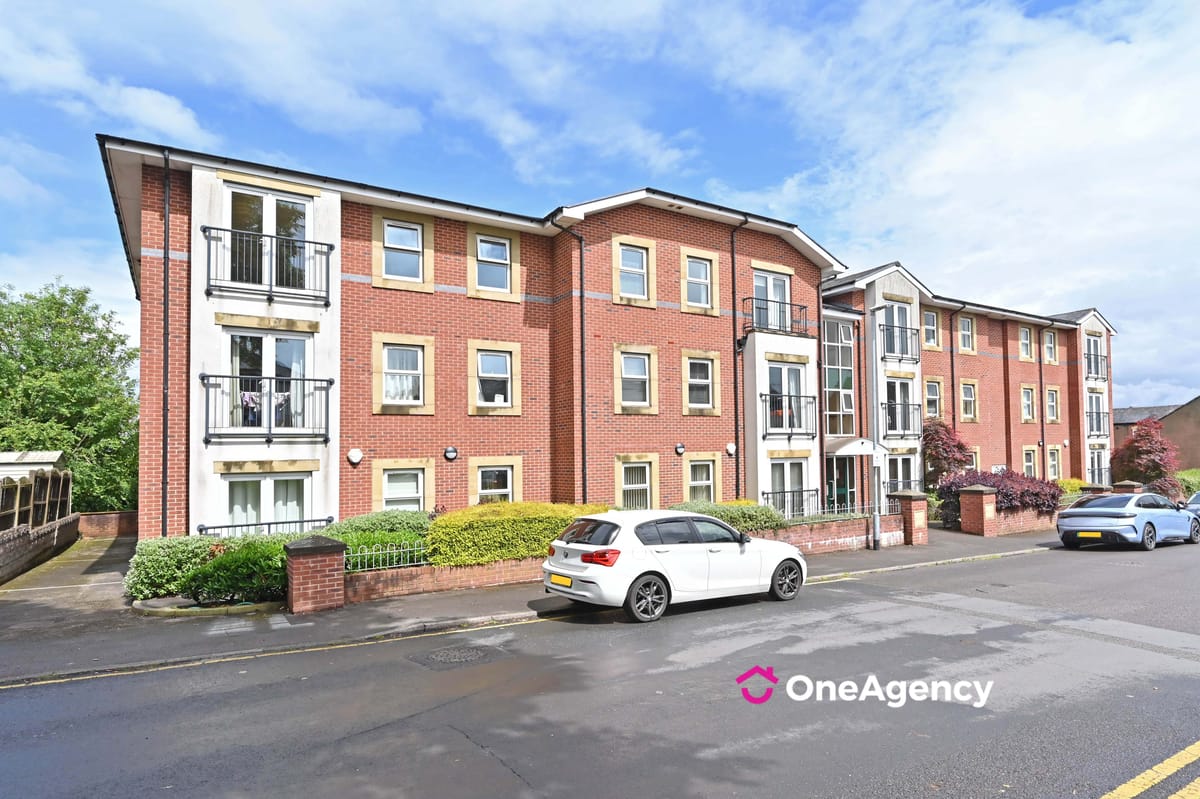 Quarry Avenue, Penkhull, Stoke-on-Trent, Staffordshire ST4 7EW