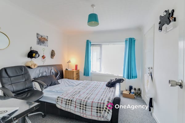 Buxton Avenue, Silverdale, Newcastle-under-Lyme, Staffordshire ST5 6RG