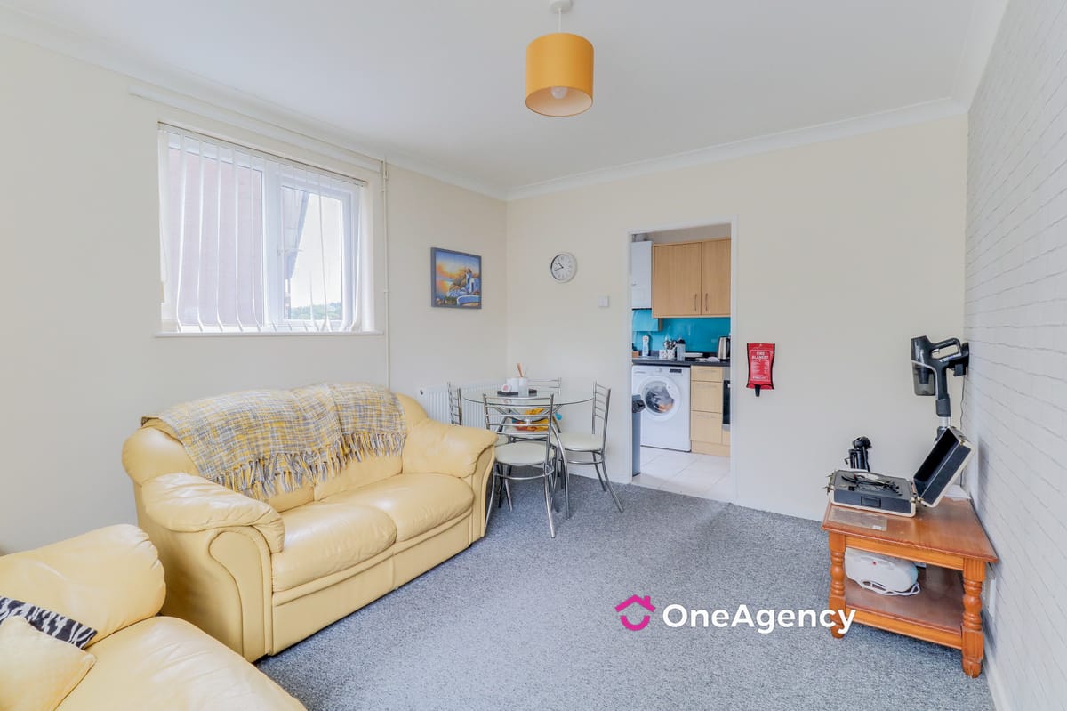 Buxton Avenue, Silverdale, Newcastle-under-Lyme, Staffordshire ST5 6RG