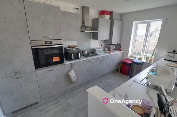 Spindlestone Close, Werrngton, Stoke-on-Trent ST9 0FG