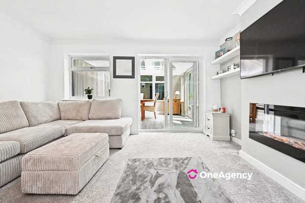 Lauren Close, Fenton, Stoke-on-Trent, Staffordshire ST4 2XL