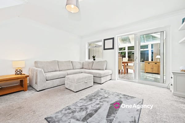 Lauren Close, Fenton, Stoke-on-Trent, Staffordshire ST4 2XL