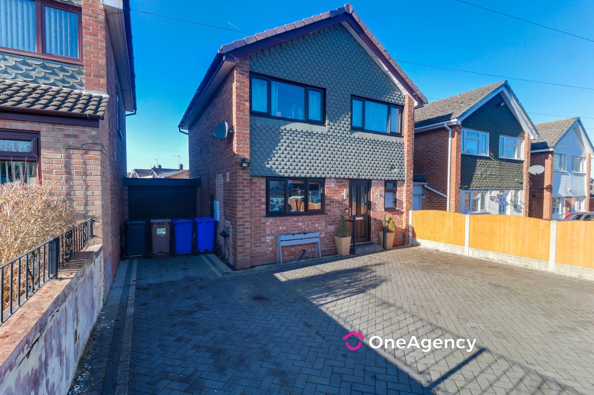 Debenham Crescent, Eaton Park, Stoke-on-Trent, Staffordshire ST2 9PF