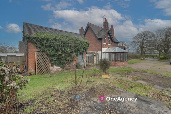 Warmingham Road, Warmingham, Crewe, Cheshire CW1 4PQ