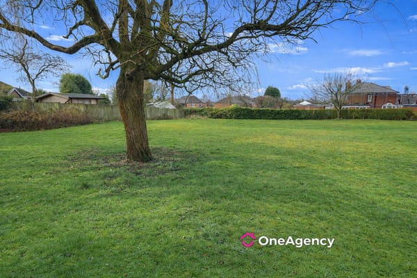 Kingsclere Grove, Sneyd Green, Stoke-on-Trent, Staffordshire ST1 6HQ