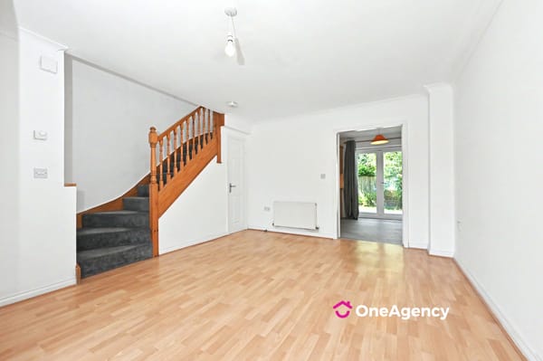 Treacle Row, Silverdale, Newcastle-under-Lyme, Staffordshire ST5 6SE
