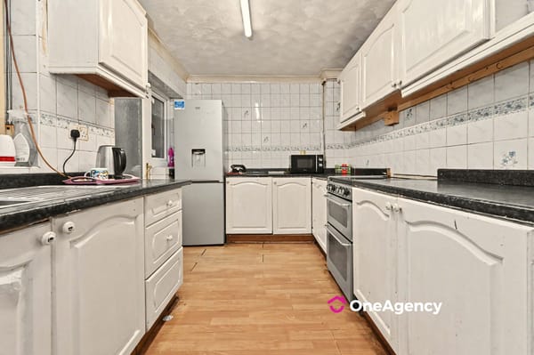 Swithin Drive, Fenpark, Stoke-on-Trent, Staffordshire ST4 3RF