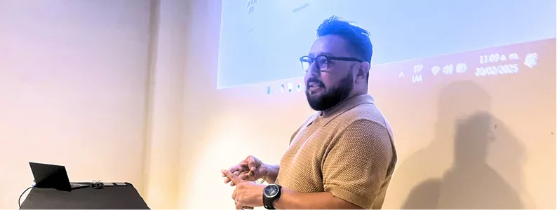 Oscar Ehuan Expositor TourFeliz Tulum