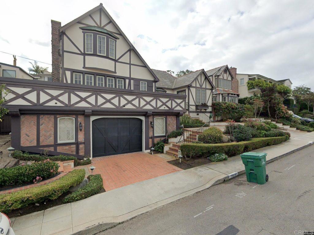 1879 Viking Way
