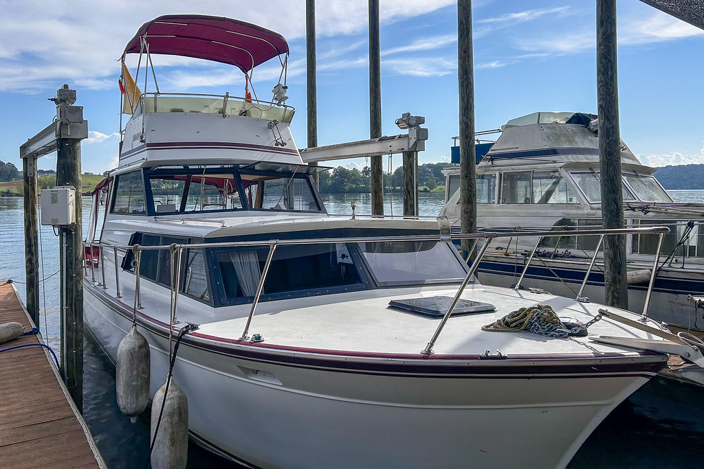 Marinette 32 Flybridge