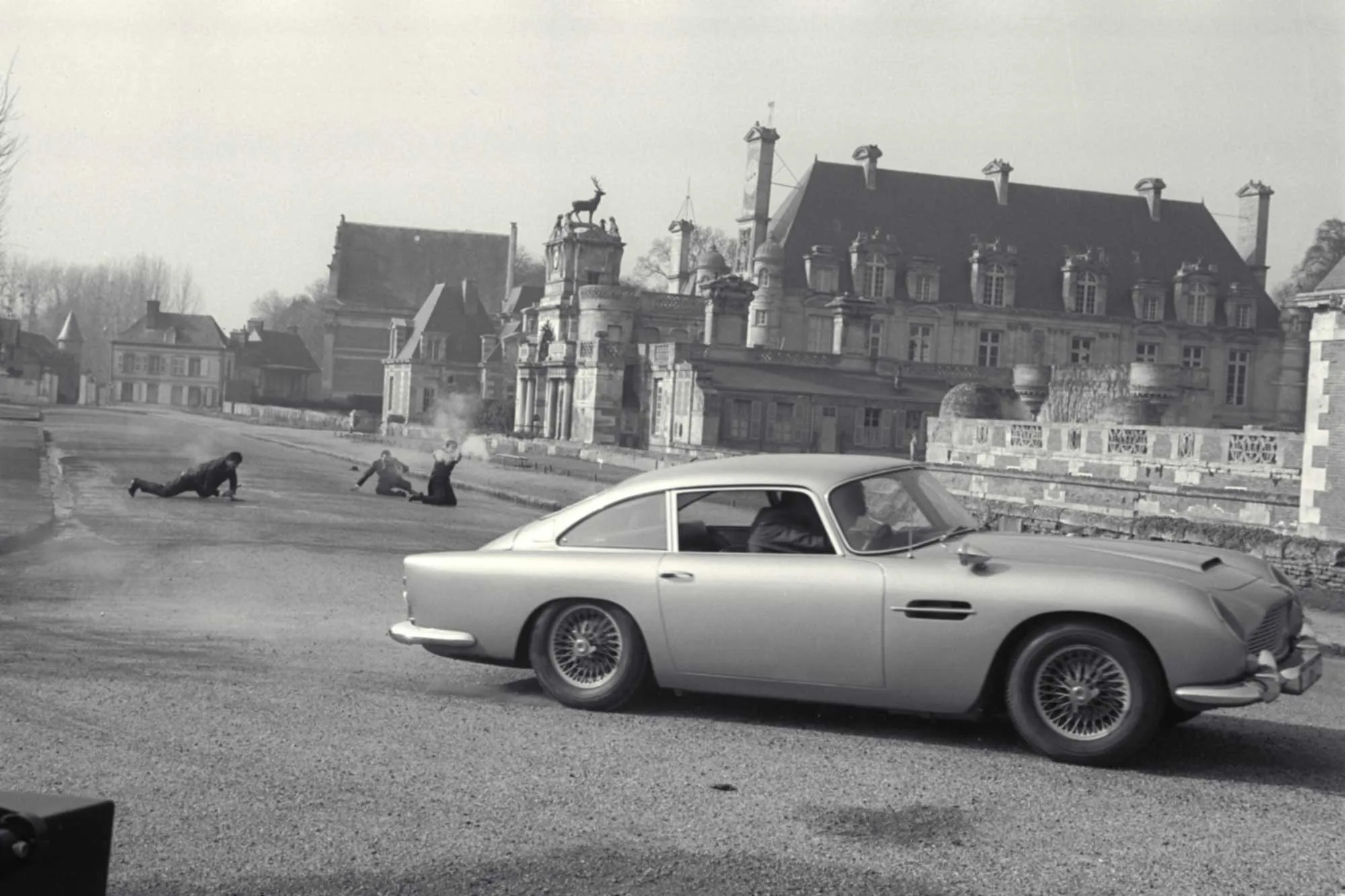 James Bond car chase