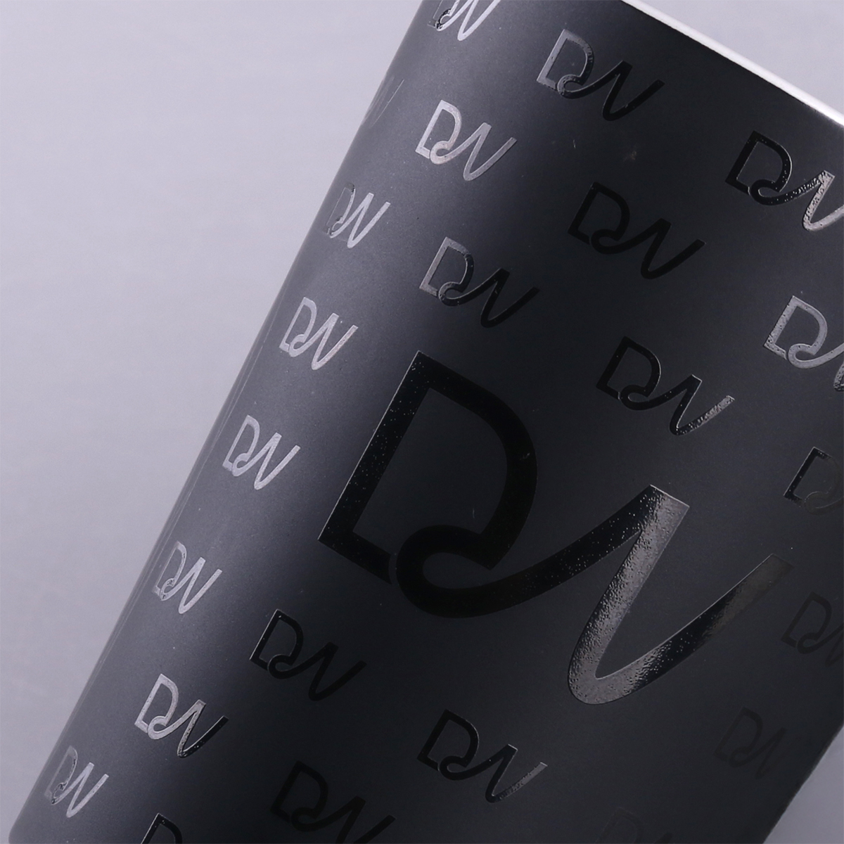 Črna keramična skodelica 380 ml z logotipom