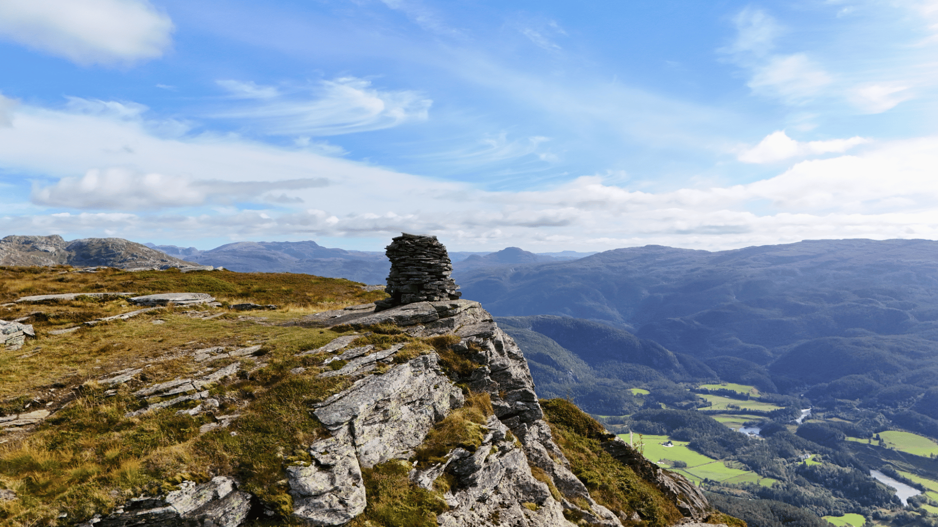 To menneske på fjelltopp