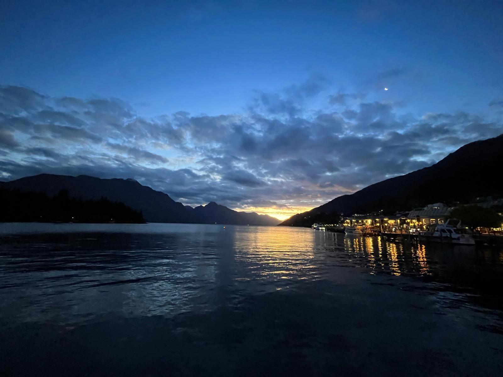 Sunset on the lake in Queenstown