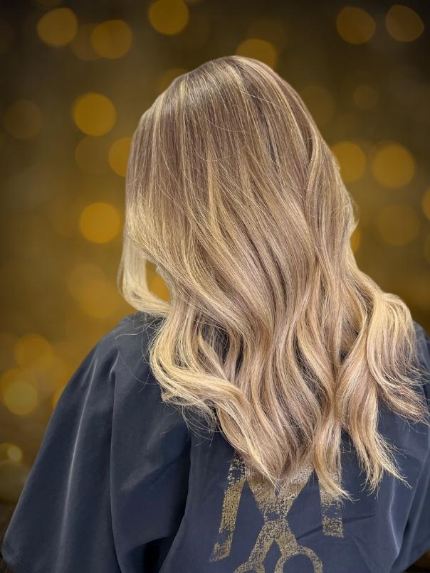 Blonde but Make It Cozy: Keep Your Blonde Healthy Through the 2025 Thanksgiving Season