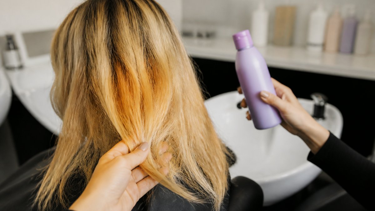 How to Fix Brassy Hair After Bleaching: 2026 Guide