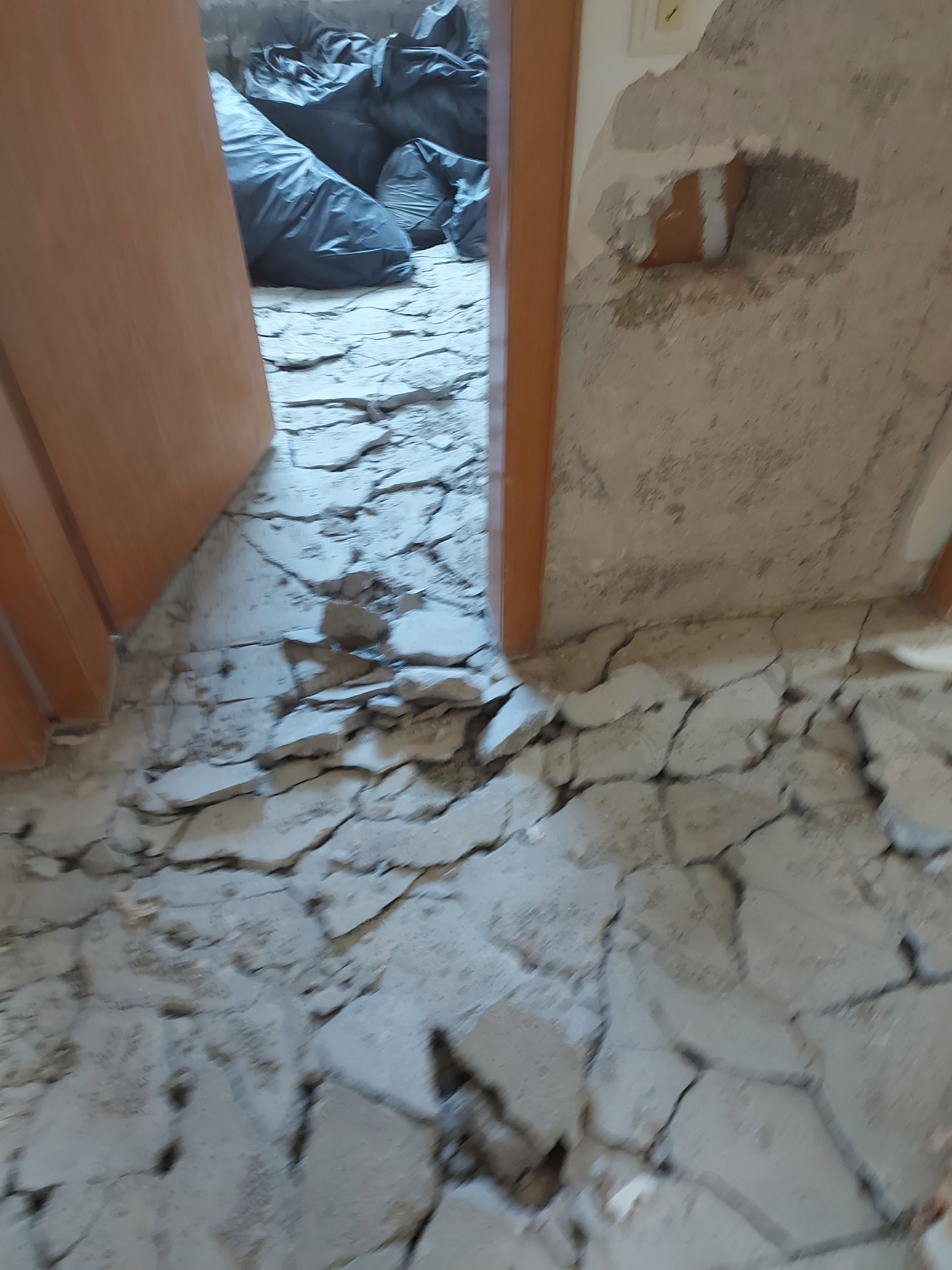Komplettsanierung in Duisburg – Vorher Bild 2