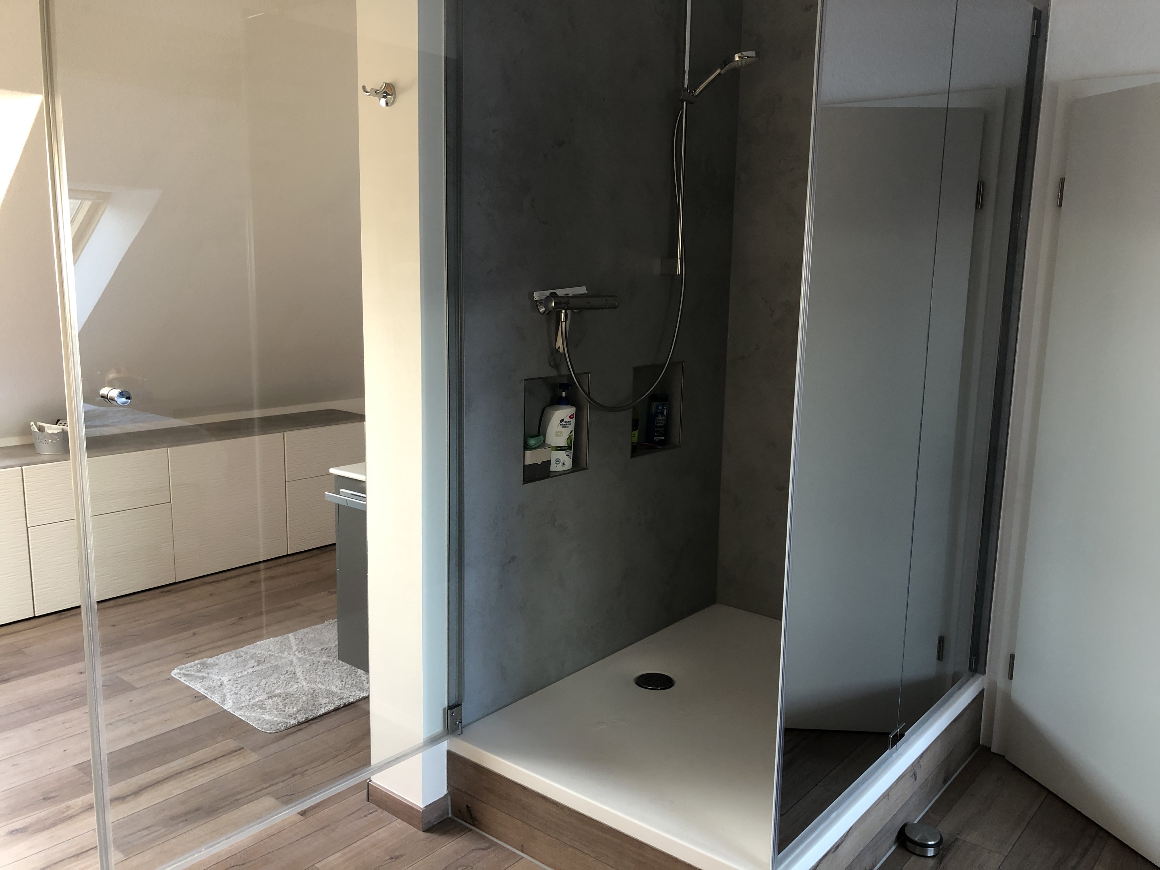 Badezimmer im Schlafzimmer in Duisburg – Nachher Bild 4