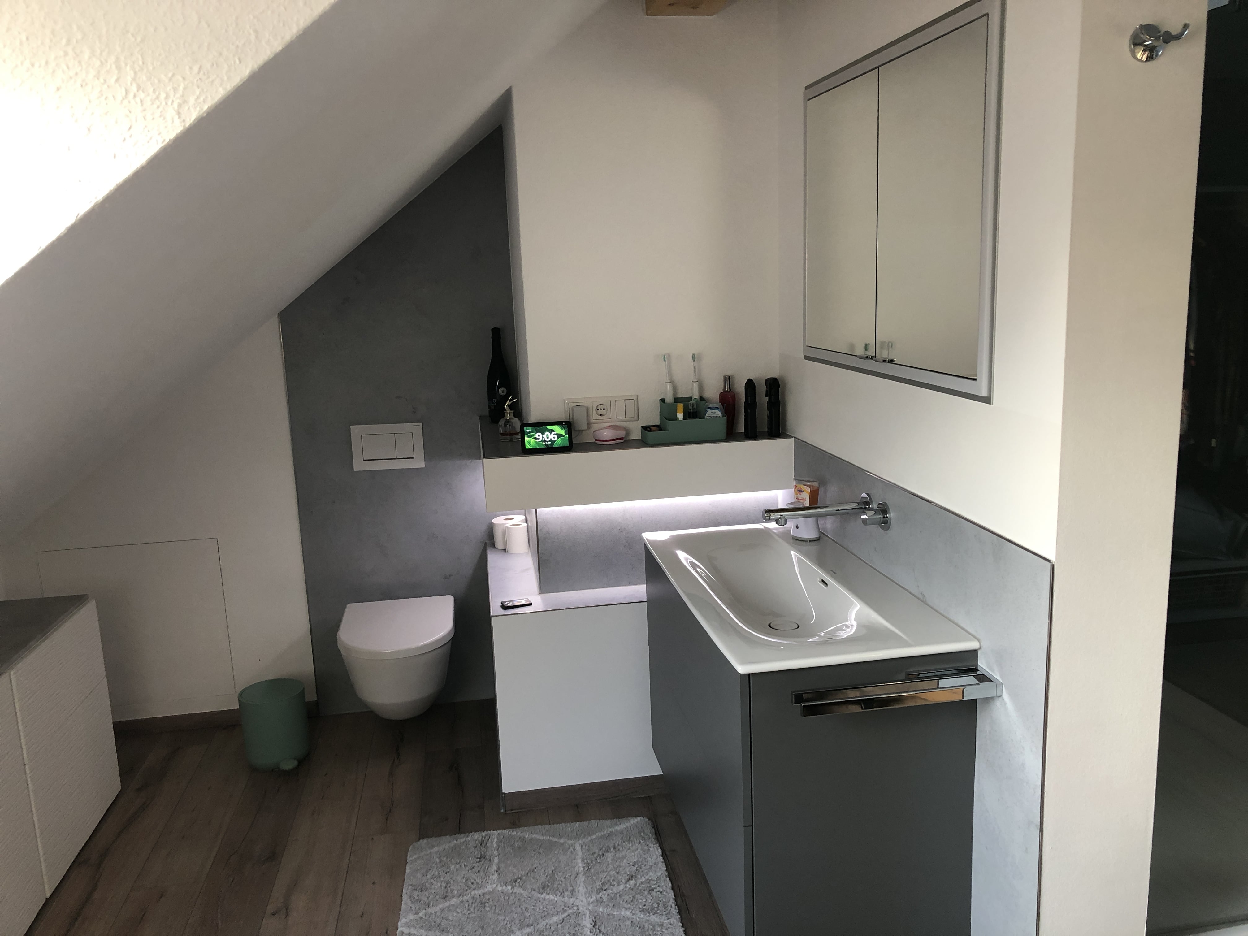 Badezimmer im Schlafzimmer in Duisburg – Titelbild