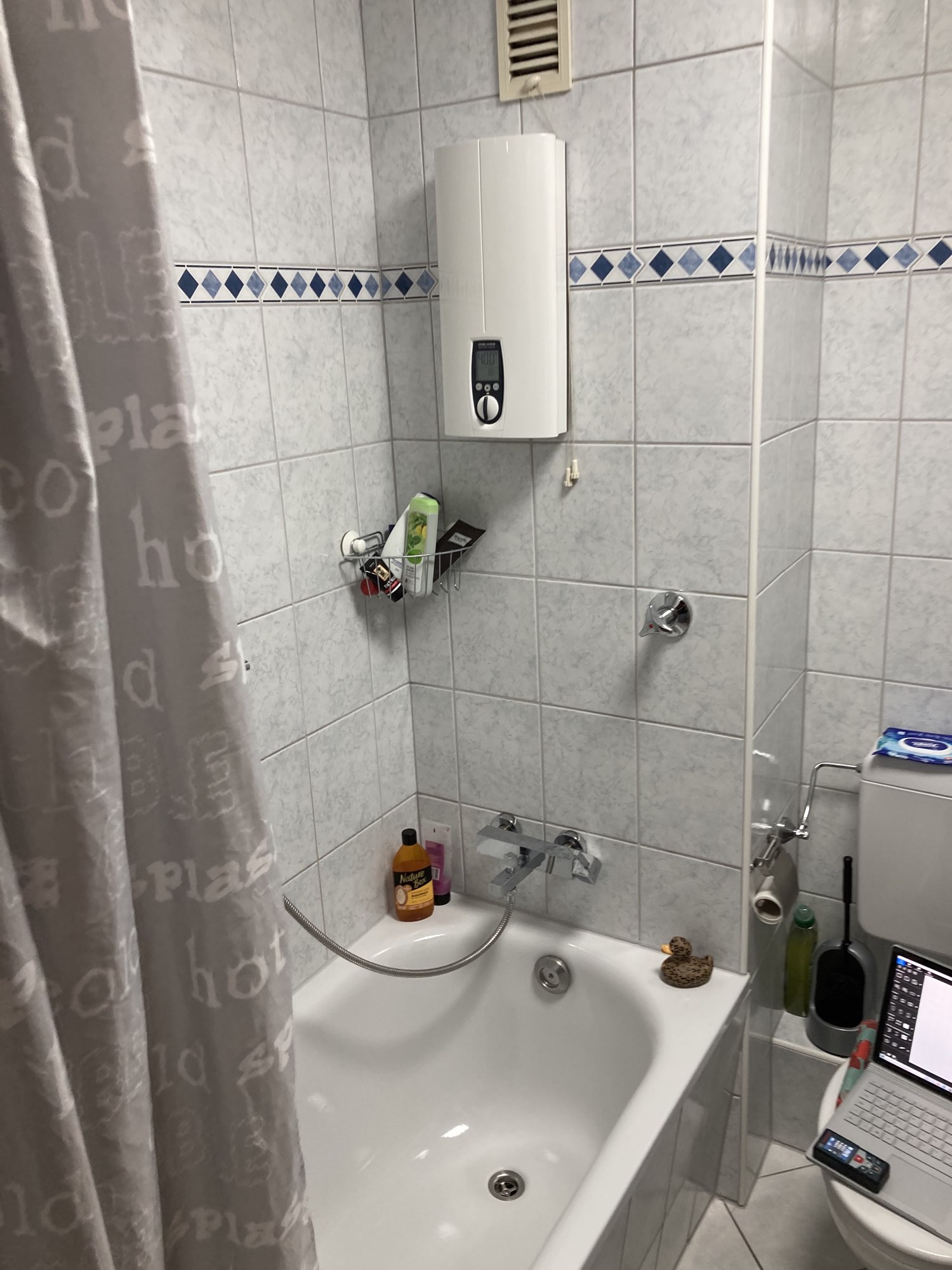 Modernisierung eines kleinen Bades in Duisburg – Vorher Bild 3