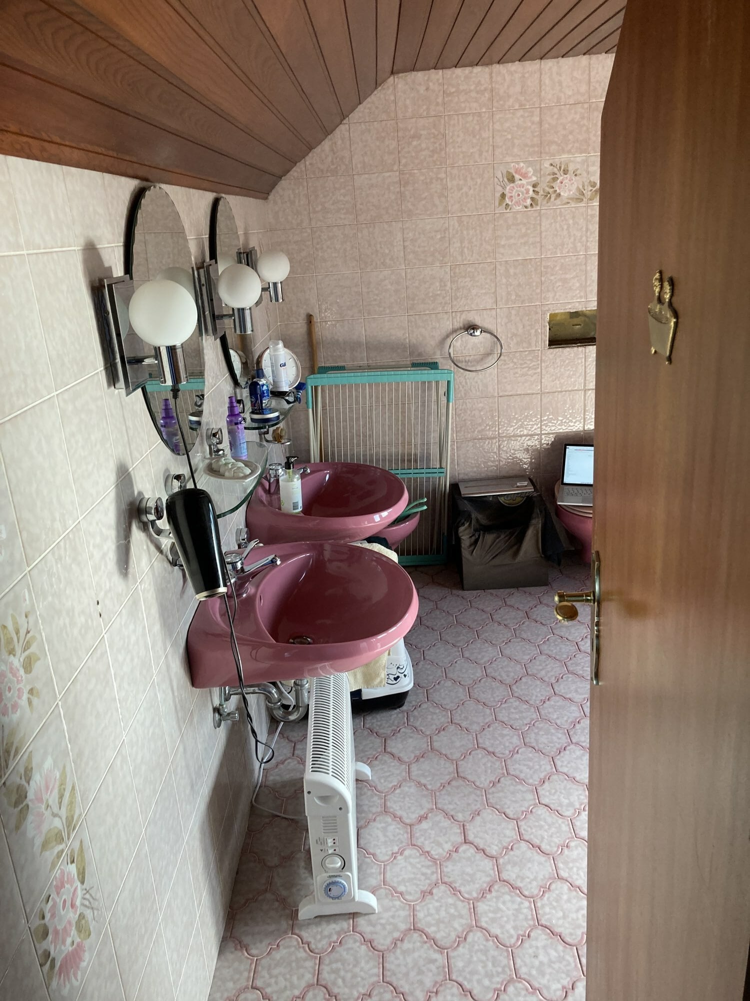 Komplettsanierung und Grundrissanpassung in Moers – Vorher Bild 1