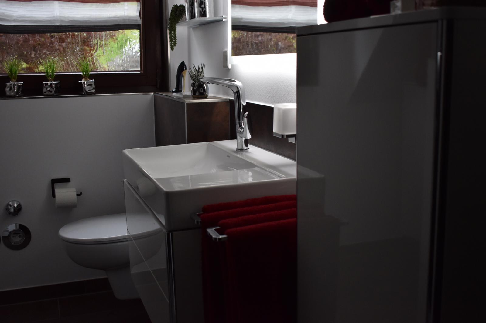 Umbau eines Bades zur Vergrößerung der Dusche in Rheinberg – Nachher Bild 2