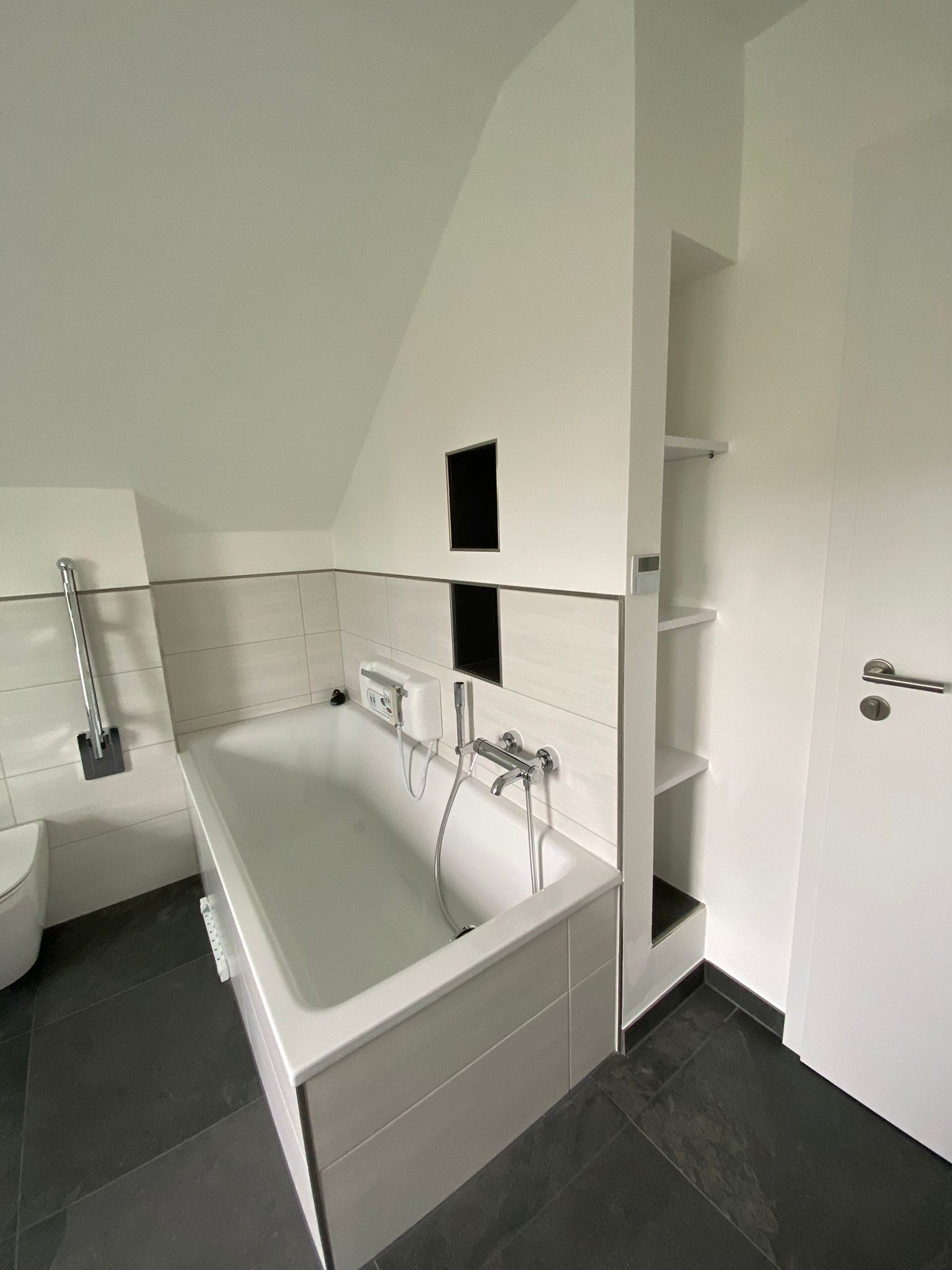 Behindertengerechtes Badezimmer in Moers – Nachher Bild 2