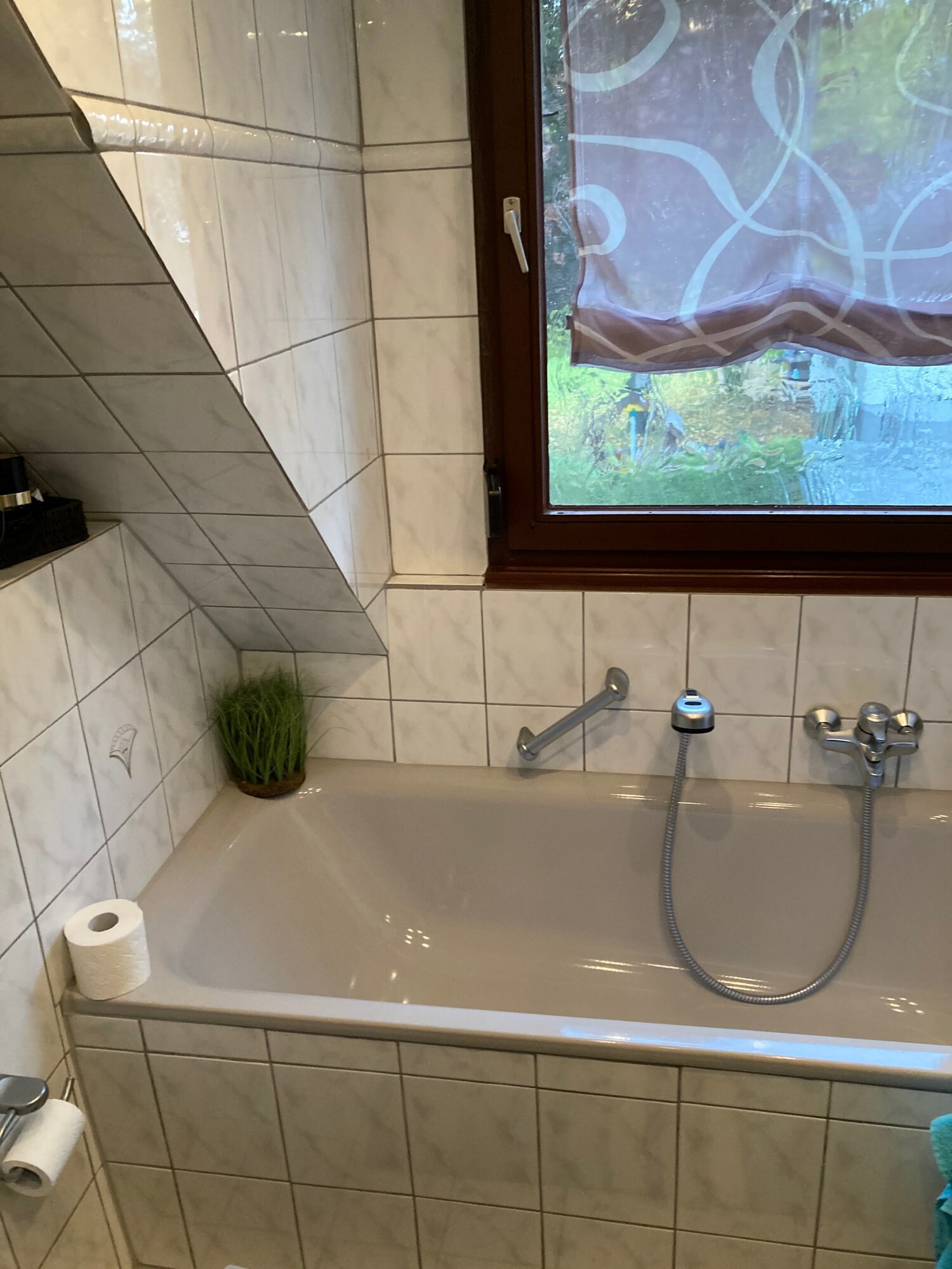 Umbau eines Bades zur Vergrößerung der Dusche in Rheinberg – Vorher Bild 4