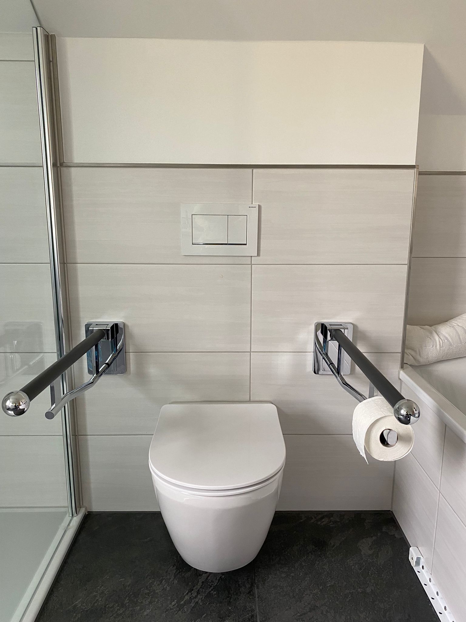 Behindertengerechtes Badezimmer in Moers – Nachher Bild 6