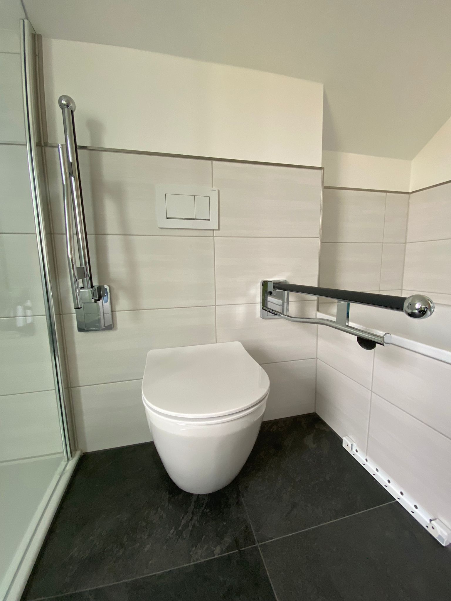 Behindertengerechtes Badezimmer in Moers – Nachher Bild 5