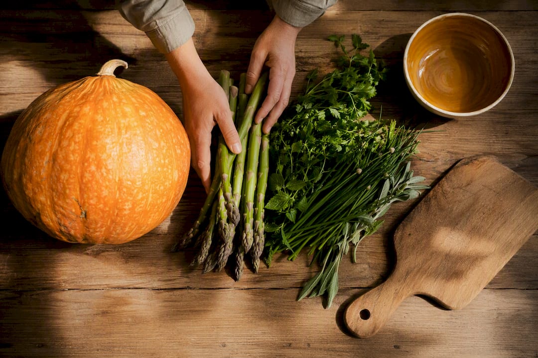 Lokale seizoensgroenten voor vegan catering