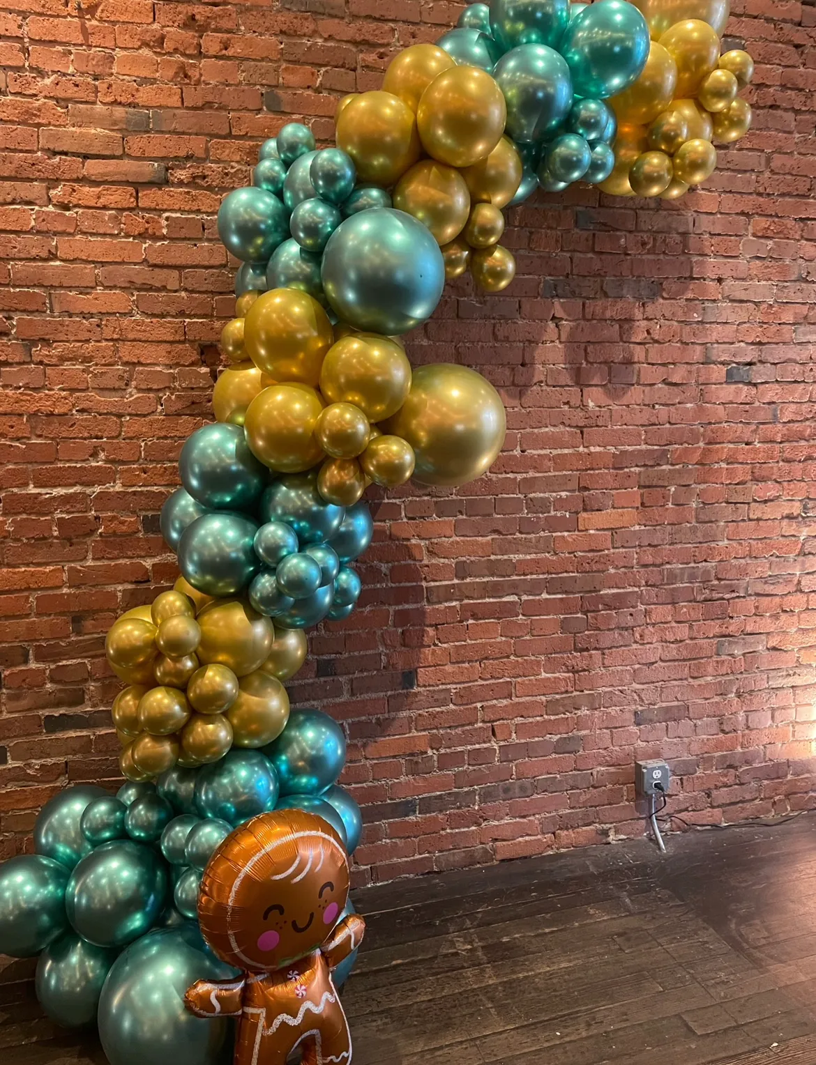 Decorative balloon garland for event entertainment