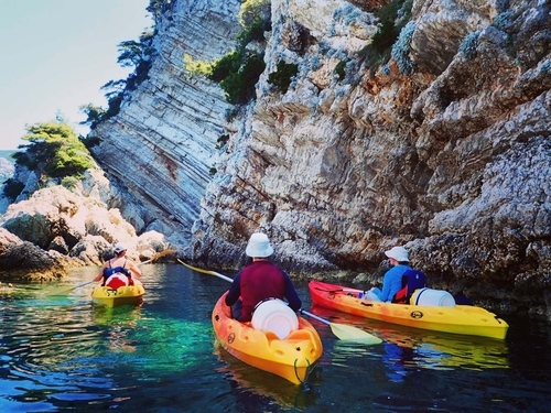 Kayak adventure in Komiža