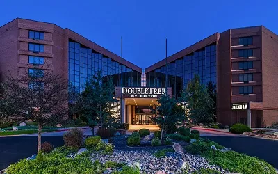 Wie DoubleTree Denver das digitale Trinkgeld von Canary nutzt, um seine Fahrer zu erkennen