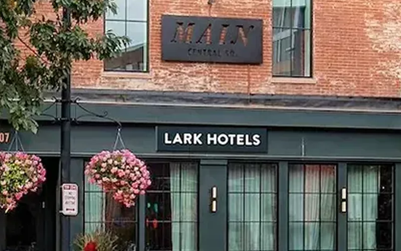 The Role of Mobile Key Technology in Streamlining Lark Hotels’ Guest Experience