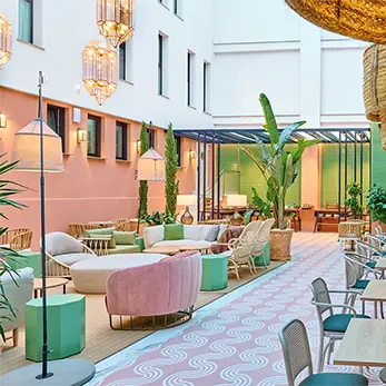 How deLuna Hotels Answered Every Call With Canary’s AI Voice
