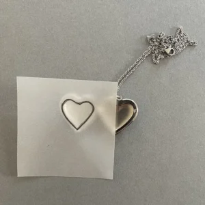 locket sketch using tracing paper