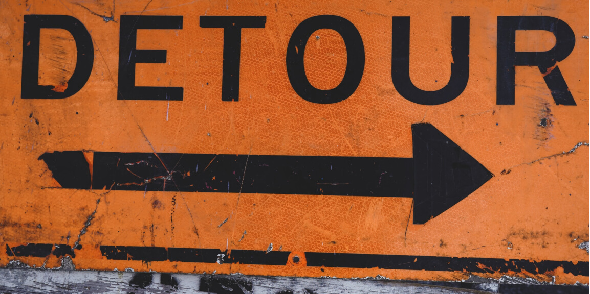 Low-cost country sourcing - Detour sign