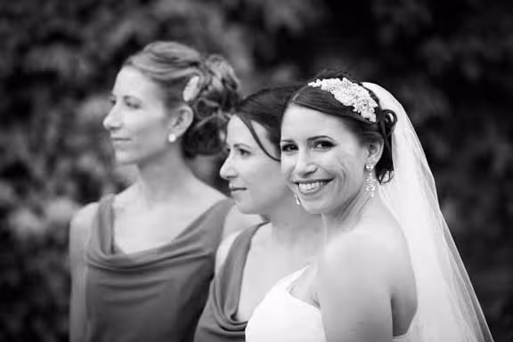 Llangoed hall wedding bride and bridesmaids