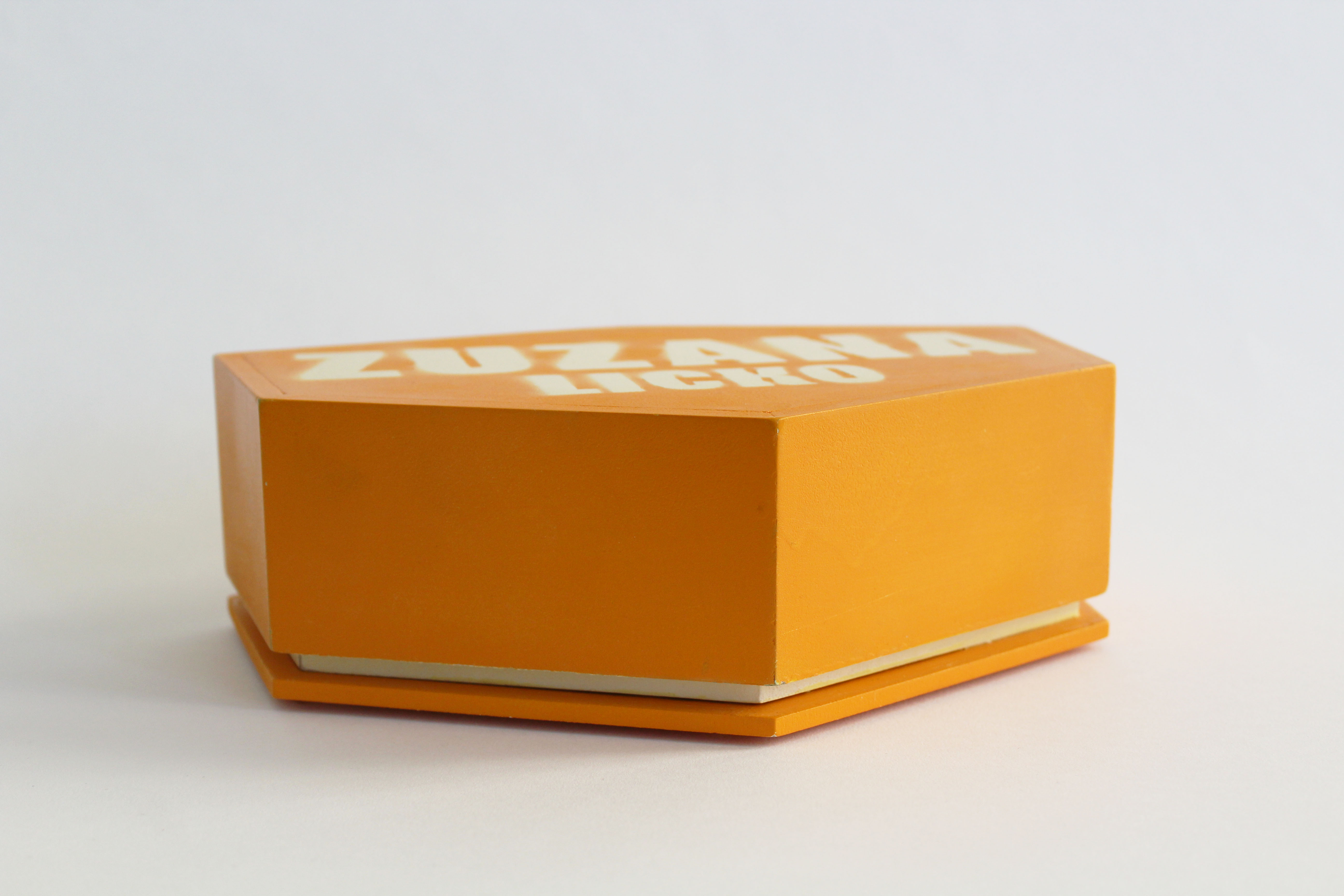 3D box side view