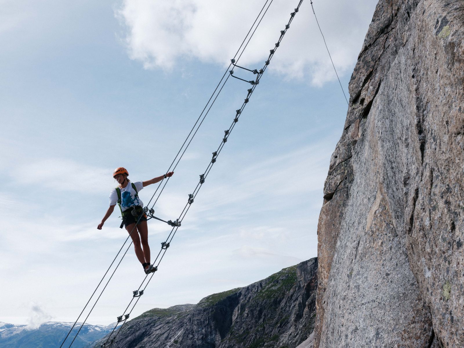Via ferrata-klatring i Hardanger. Foto: Visit Hardangerfjord