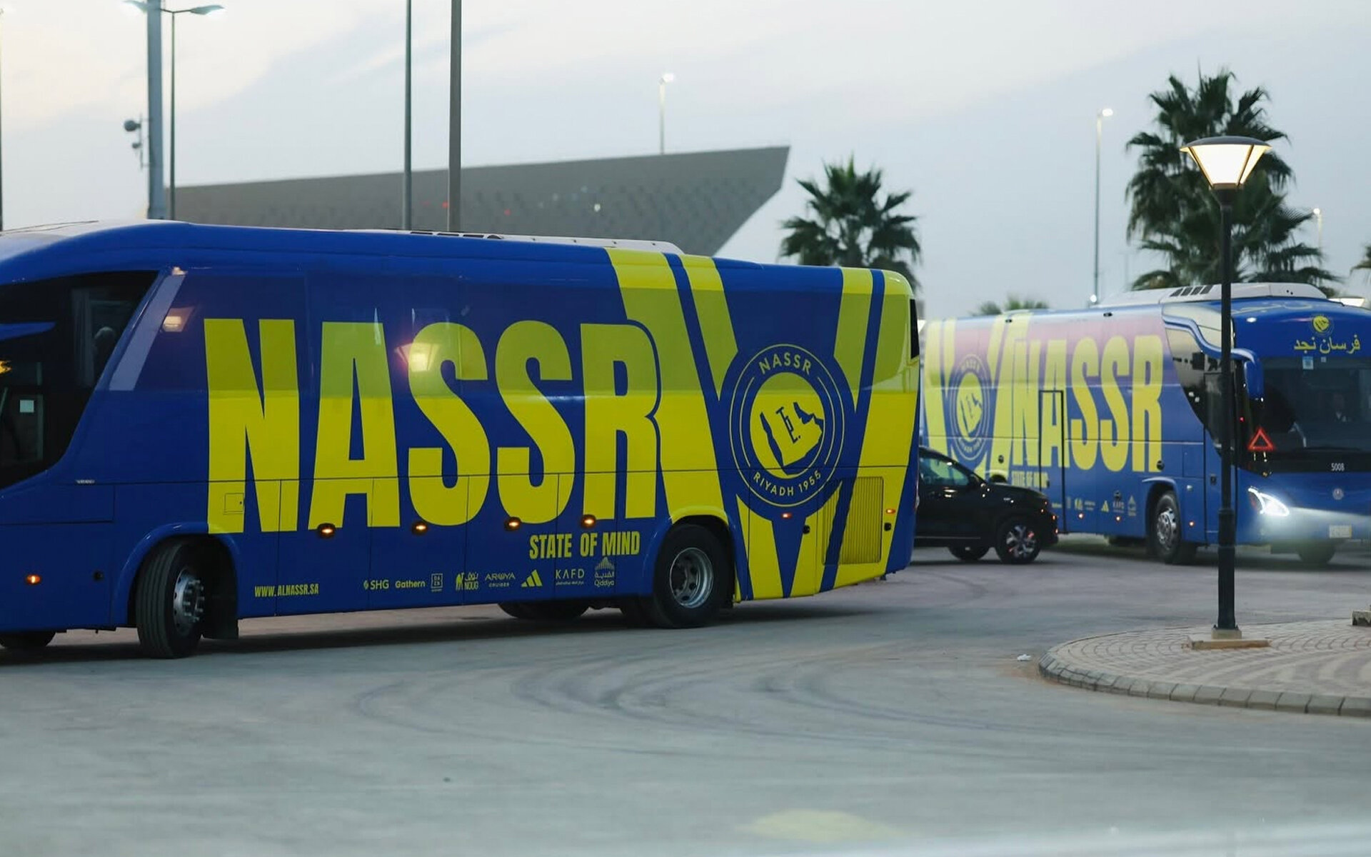 Al Nassr — team coach in club livery