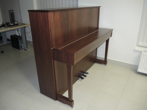 Nové pianino W.Hoffmann T122
