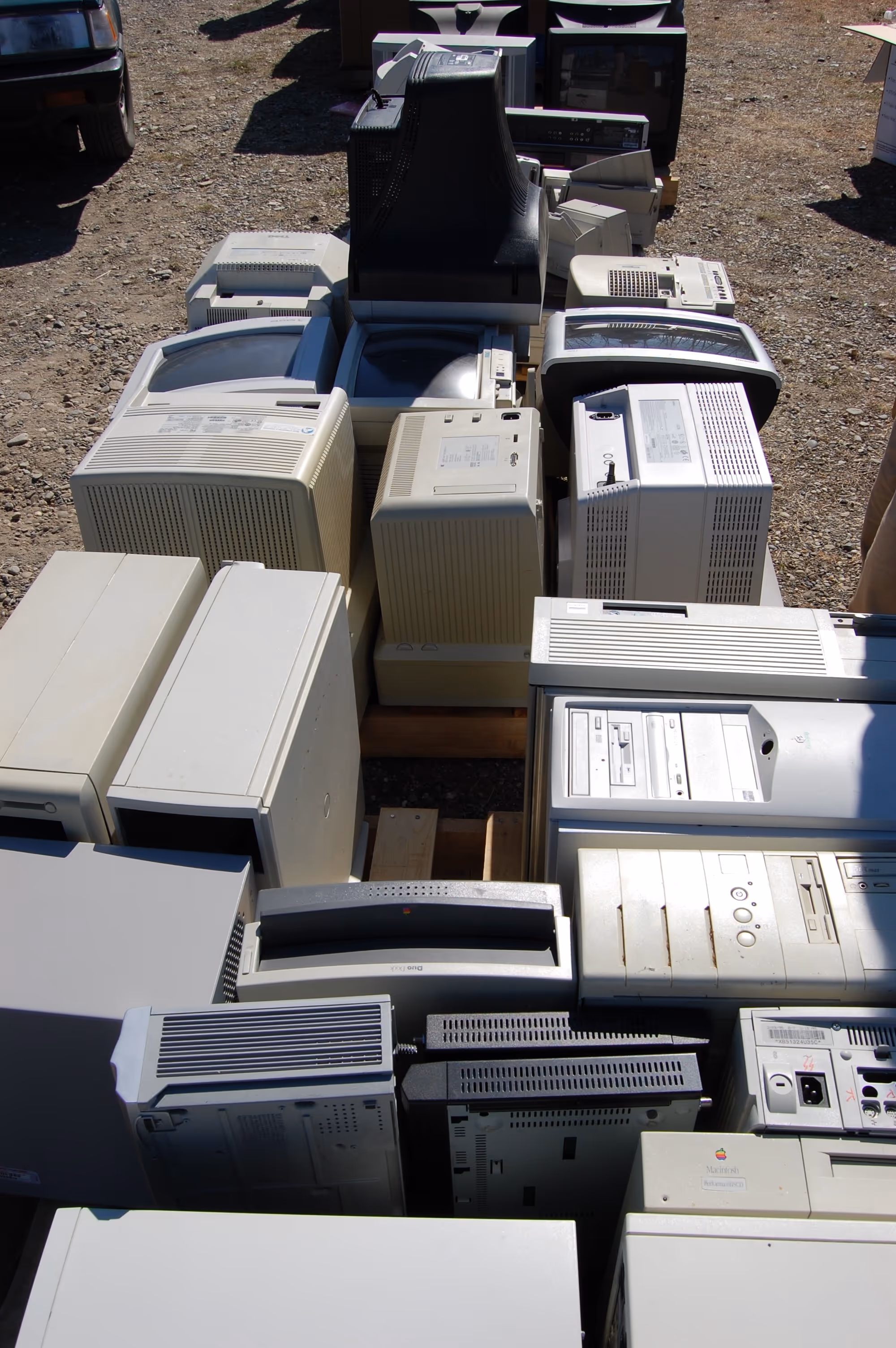 e-waste recycling of computer towers