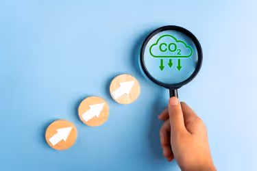 magnifying glass with CO2 inside