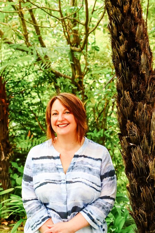 Hayley Lowe, Clairvoyant Healer, Soul Guide & Artist, New Zealand