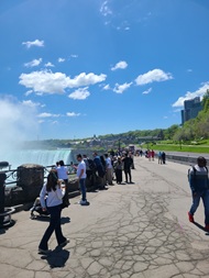 Less crowds at Niagara